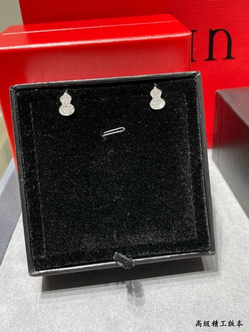 Qeelin Earrings UrbanChic 210417
