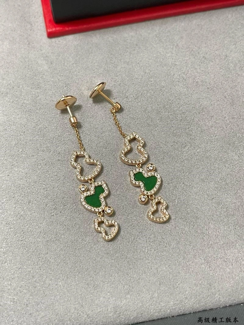 Sophisticated Qeelin Earrings 210402