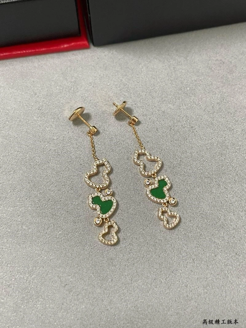 Sophisticated Qeelin Earrings 210402