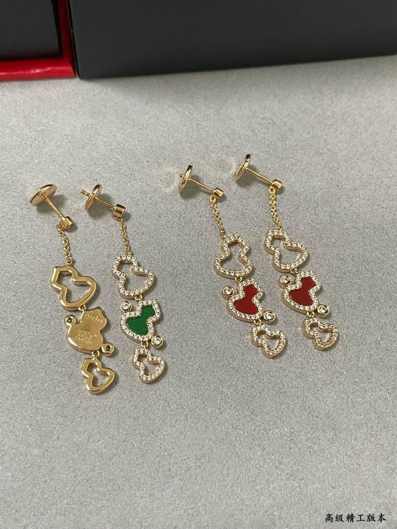 Sophisticated Qeelin Earrings 210402
