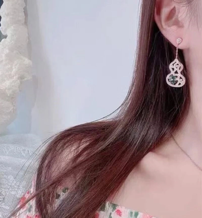 WellDesigned Qeelin Earrings 210399