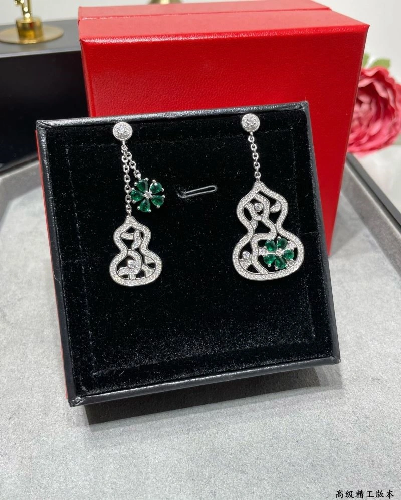 WellDesigned Qeelin Earrings 210399