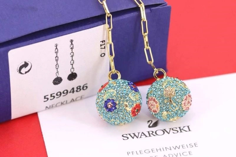 Effortless Qeelin Earrings 210393