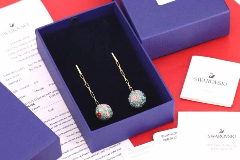 Effortless Qeelin Earrings 210393