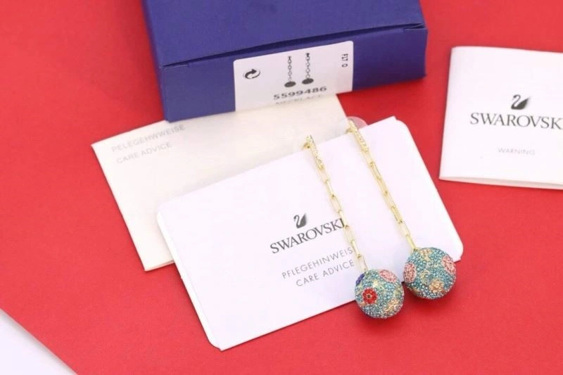 Effortless Qeelin Earrings 210393