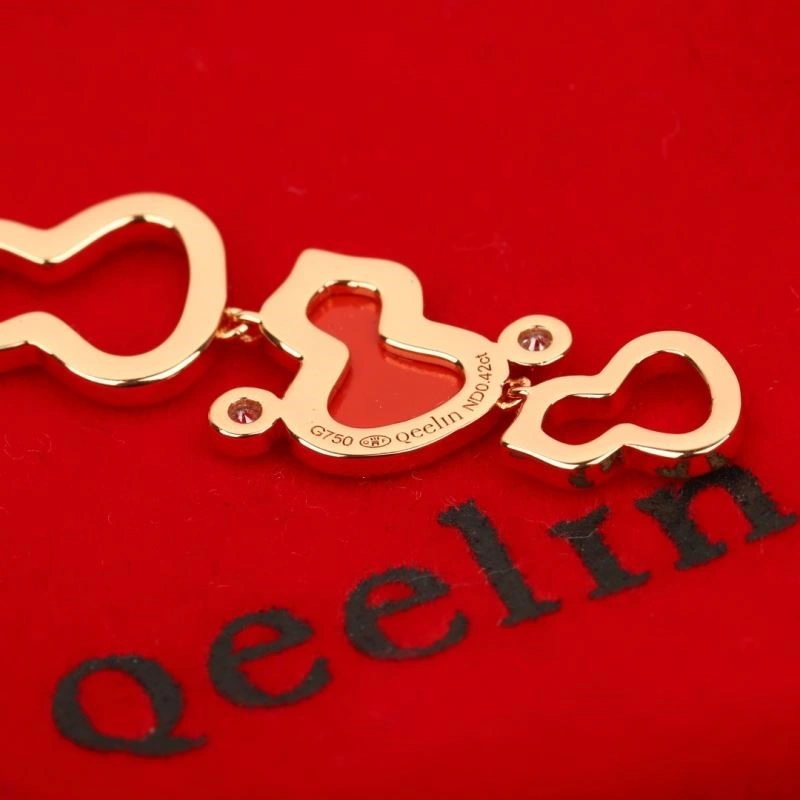 Compact Qeelin Earrings 209667