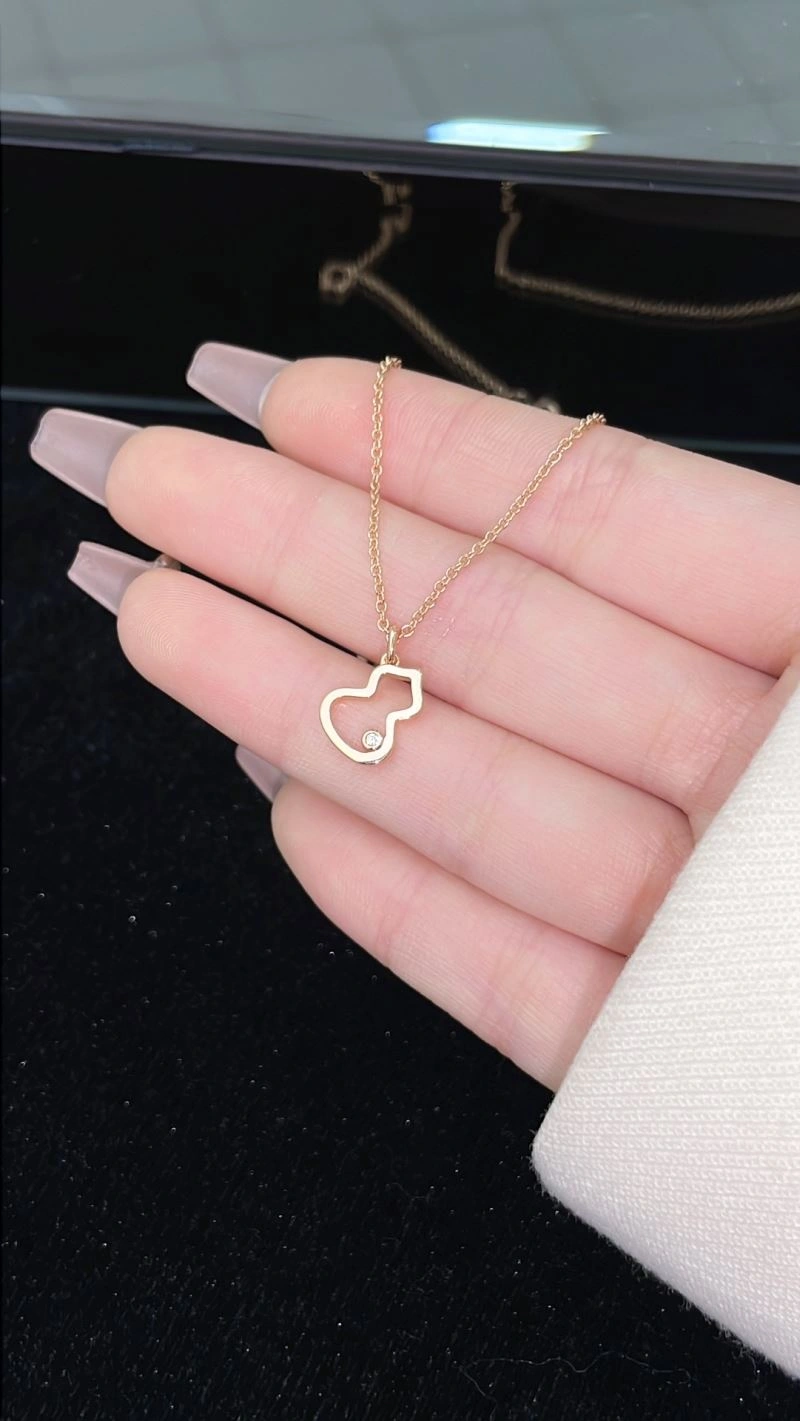 Sophisticated Qeelin Necklaces 213820