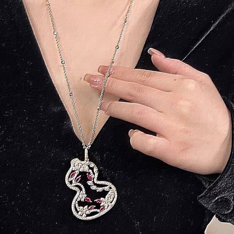Efficient Qeelin Necklaces 213816