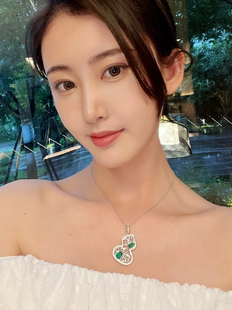 WellDesigned Qeelin Necklaces 213380