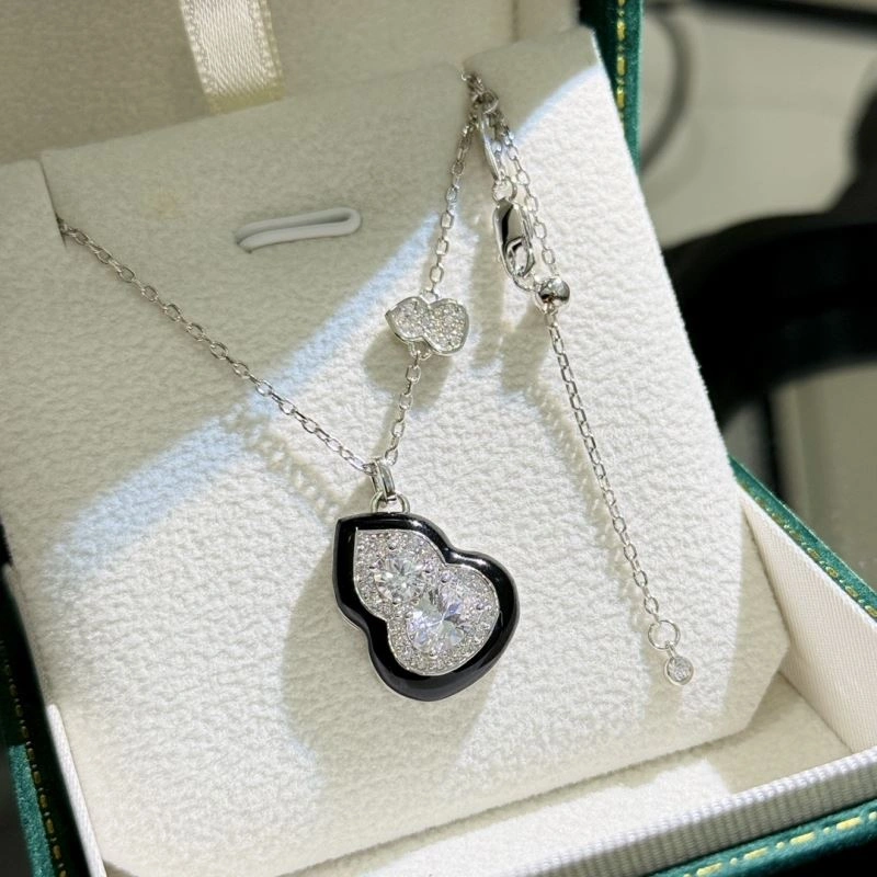 SoftTouch Qeelin Necklaces 213378