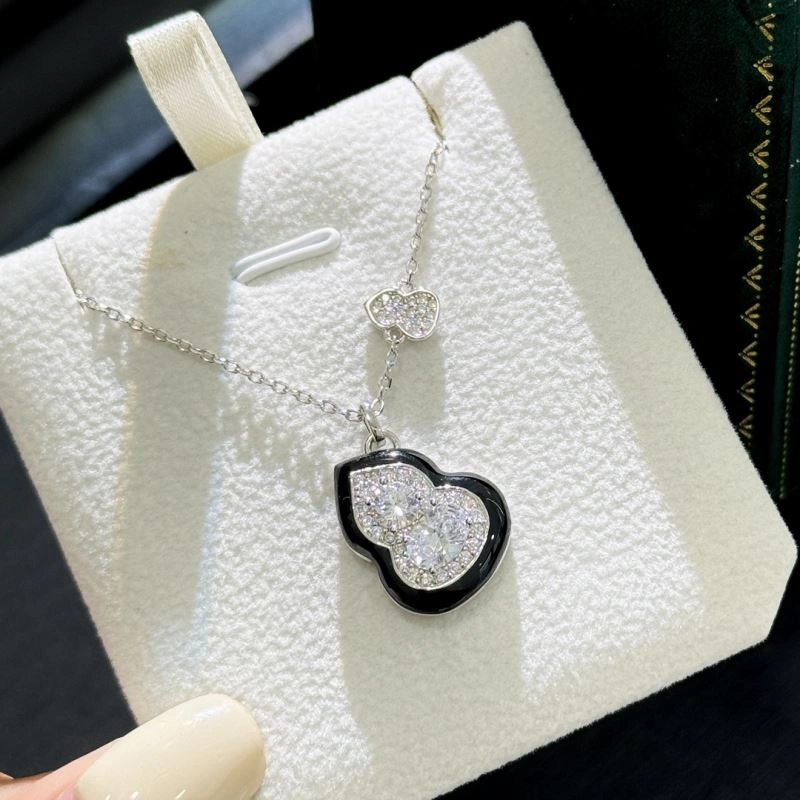 SoftTouch Qeelin Necklaces 213378