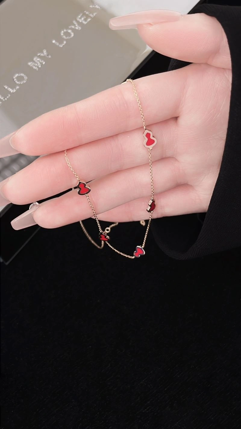 Vibrant Qeelin Necklaces 214124