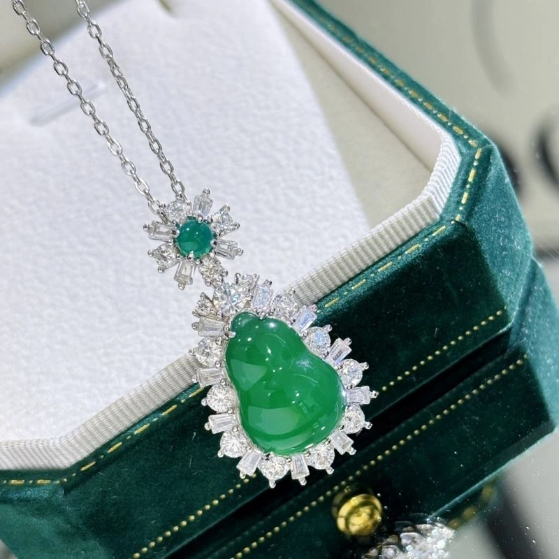 Qeelin Necklaces TimelessDesign 212837