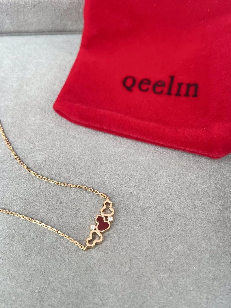 Soft Qeelin Necklaces 212827