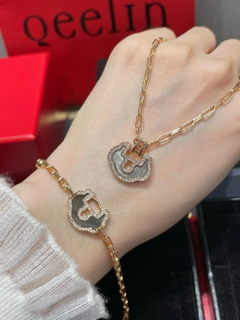 Qeelin Necklaces Tailored 211707