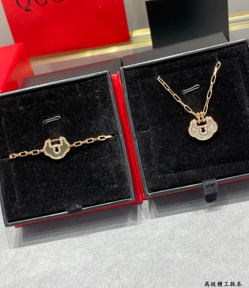 Qeelin Necklaces Tailored 211707