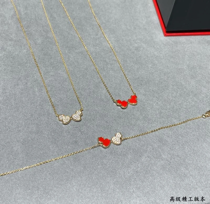 ModernLook Qeelin Necklaces 211703