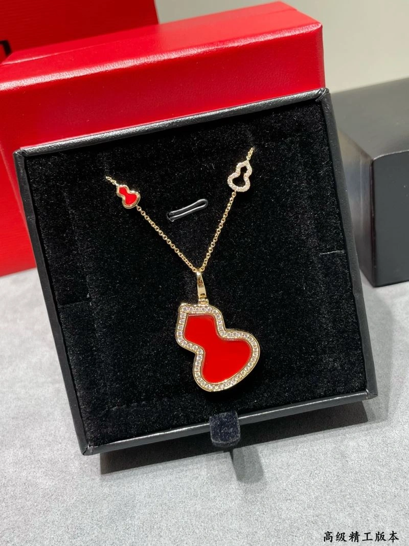 Compact Qeelin Necklaces 211701