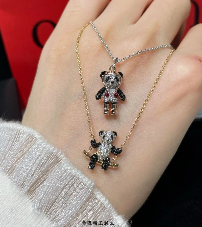 Bold Qeelin Necklaces 211686