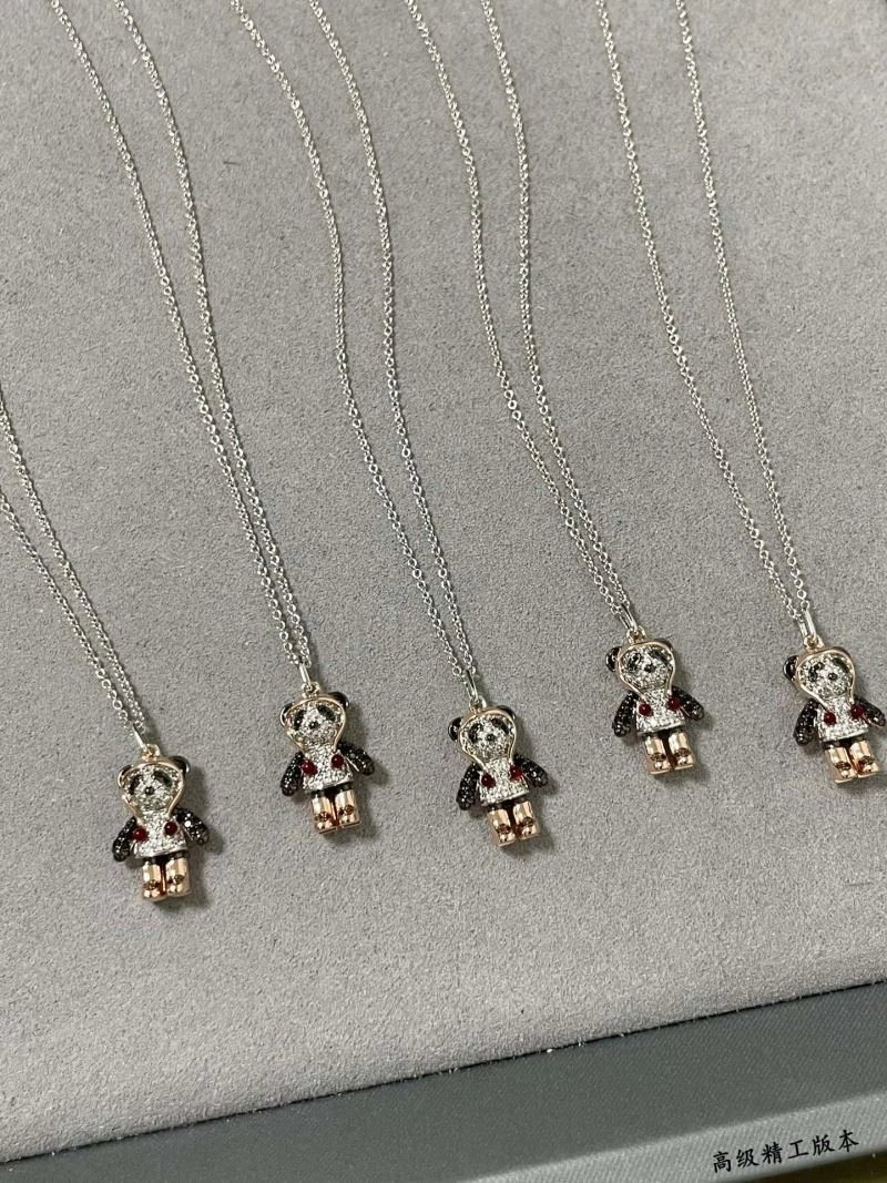 Bold Qeelin Necklaces 211686
