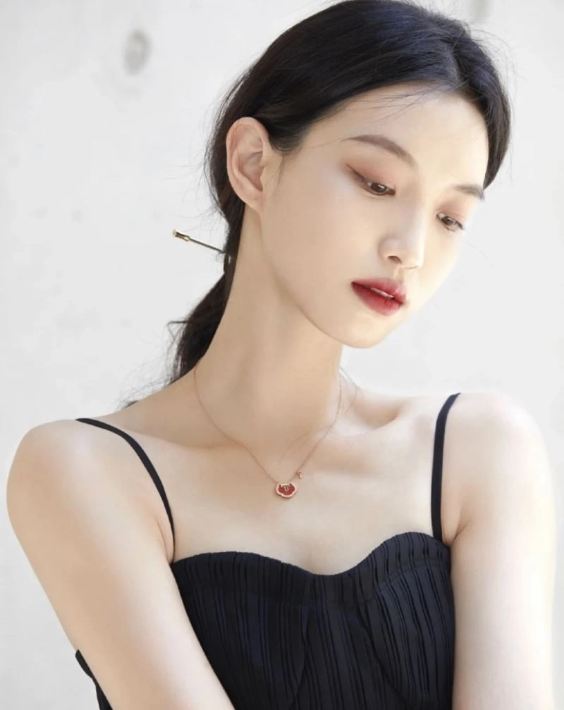Upgraded Qeelin Necklaces 211688
