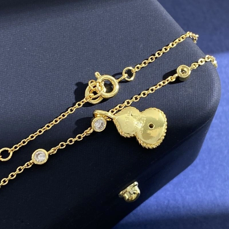 Qeelin Necklaces FashionForward 211687