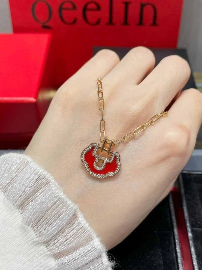 SmoothTexture Qeelin Necklaces 210388