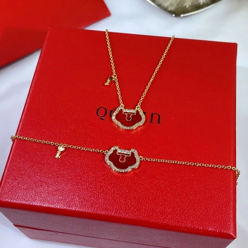Qeelin Necklaces Elegant 210380