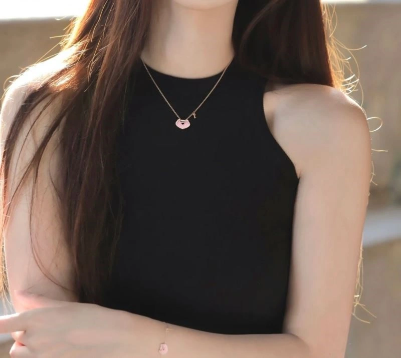 Chic Qeelin Necklaces 210381