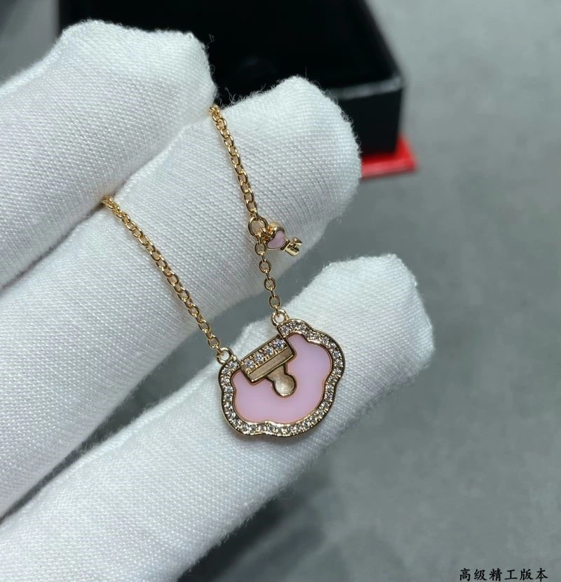 Chic Qeelin Necklaces 210381