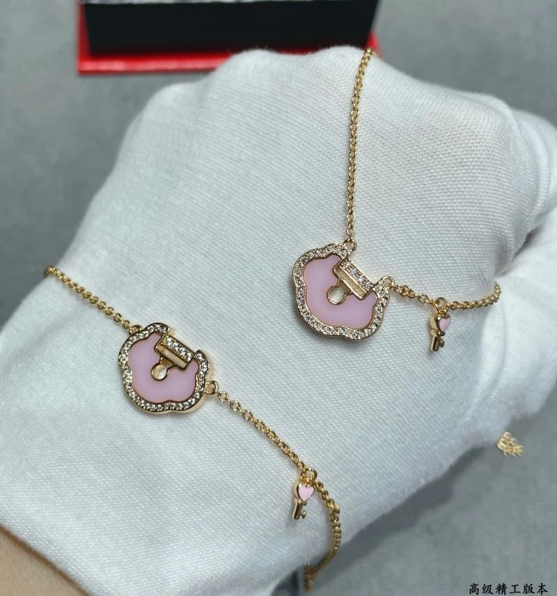 Chic Qeelin Necklaces 210381