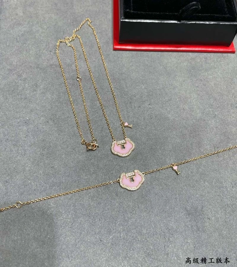 Chic Qeelin Necklaces 210381