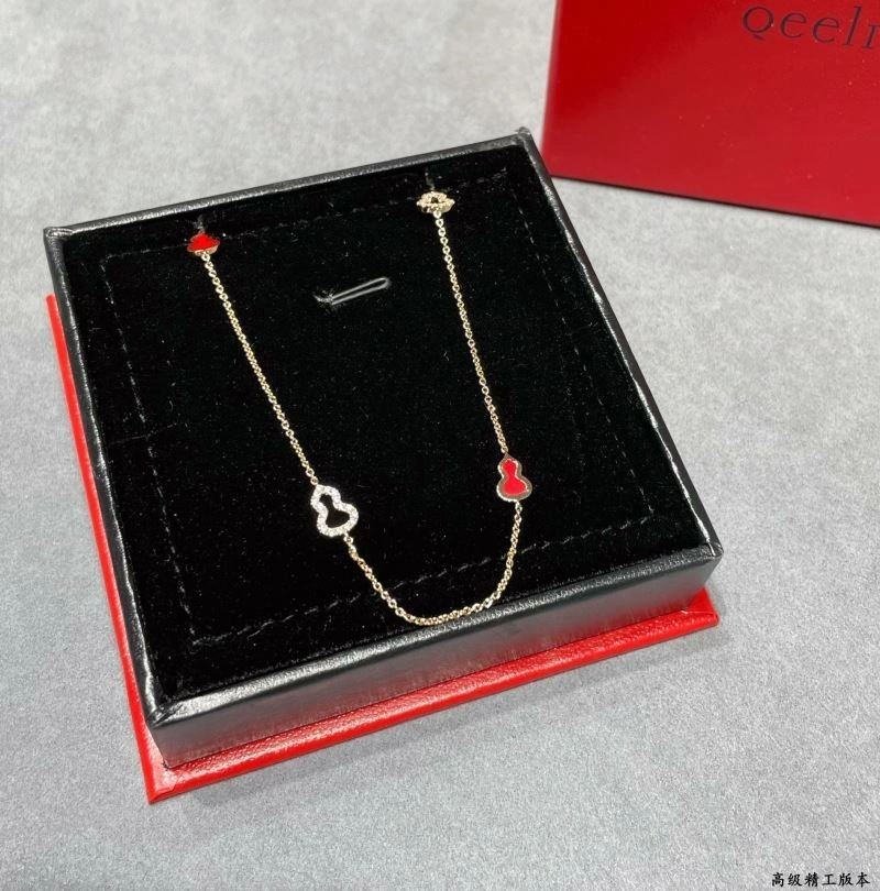 Qeelin Necklaces EyeCatching 210363