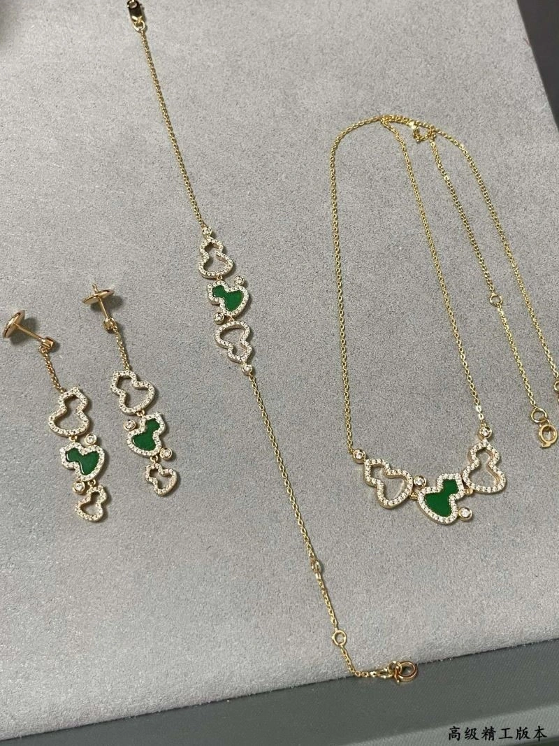 Qeelin Necklaces WellDesigned 210361