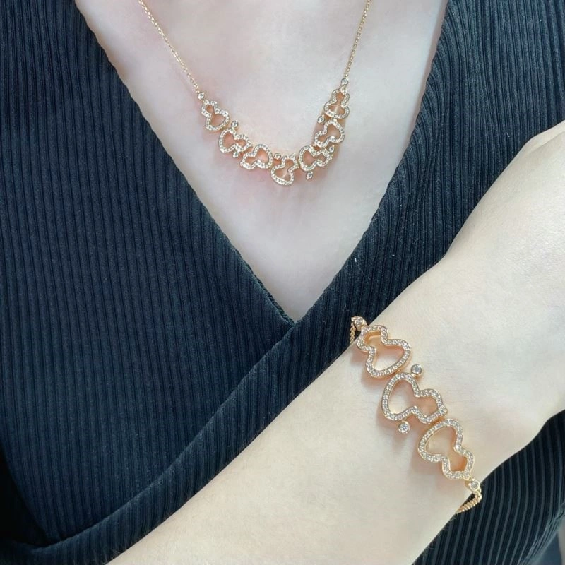 Practical Qeelin Necklaces 210379