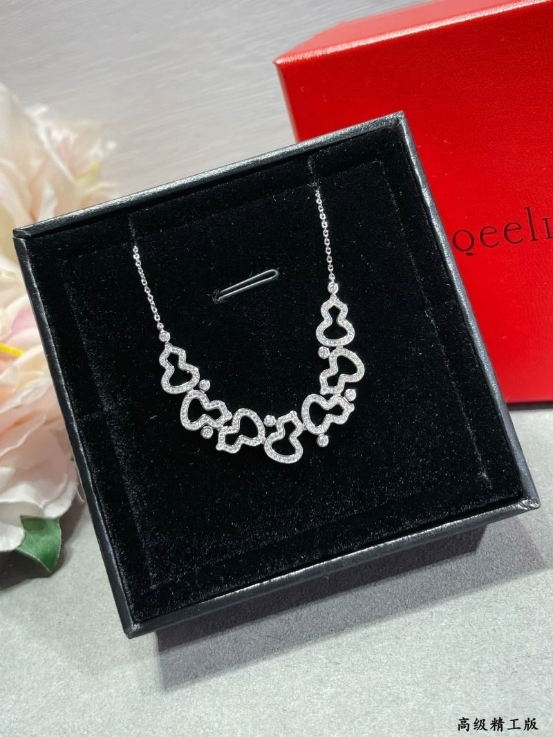 Practical Qeelin Necklaces 210379