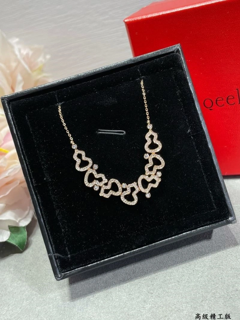 Practical Qeelin Necklaces 210379