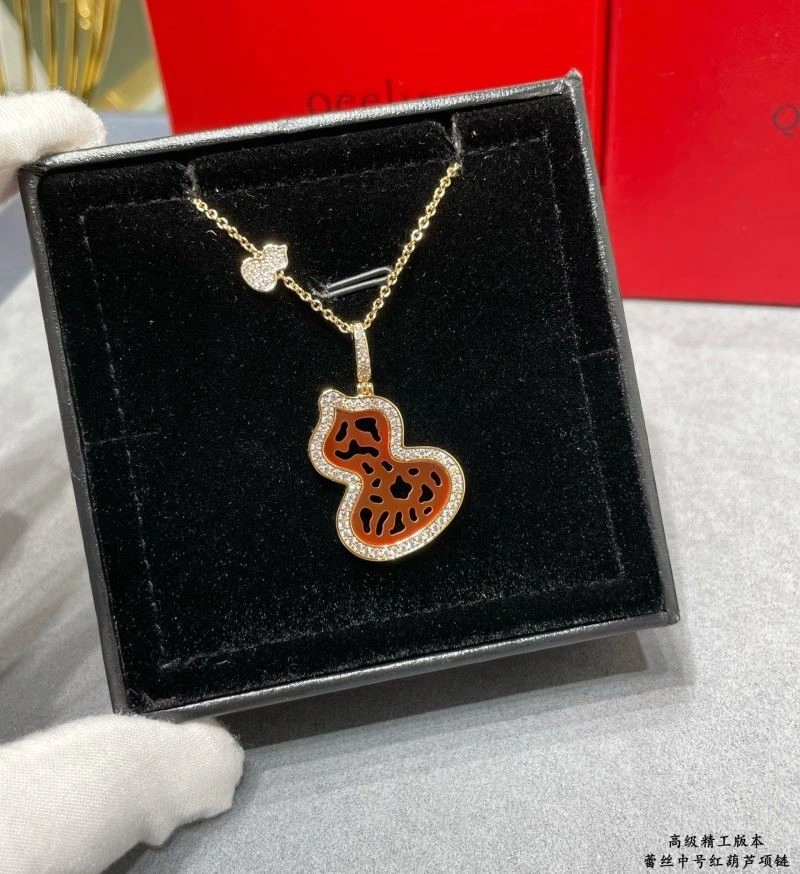 QuickDry Qeelin Necklaces 210365