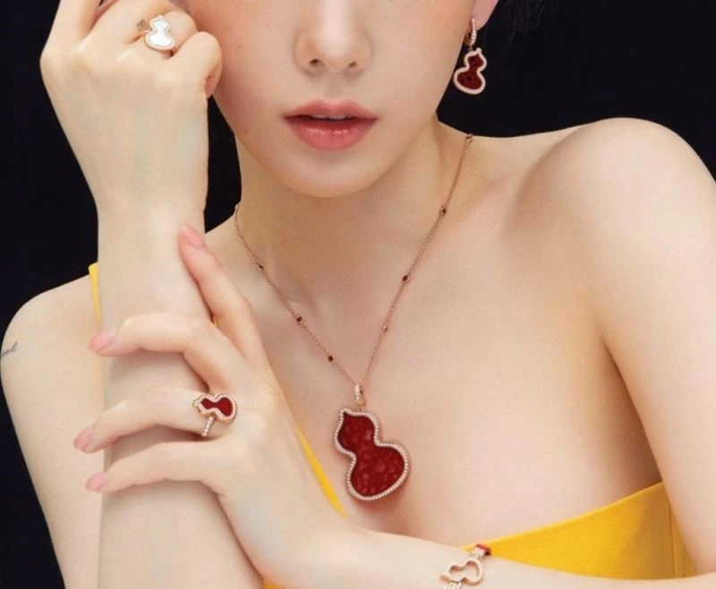 MultiPurpose Qeelin Necklaces 210359