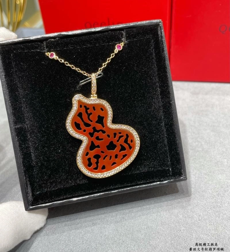 MultiPurpose Qeelin Necklaces 210359