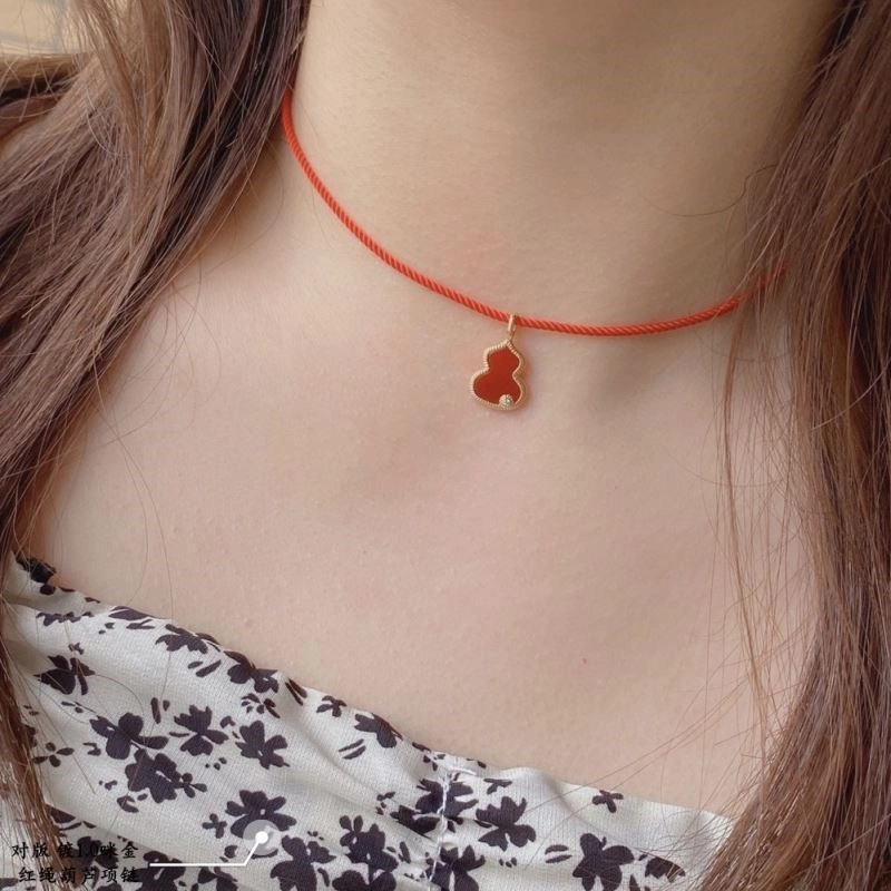 Vibrant Qeelin Necklaces 210356