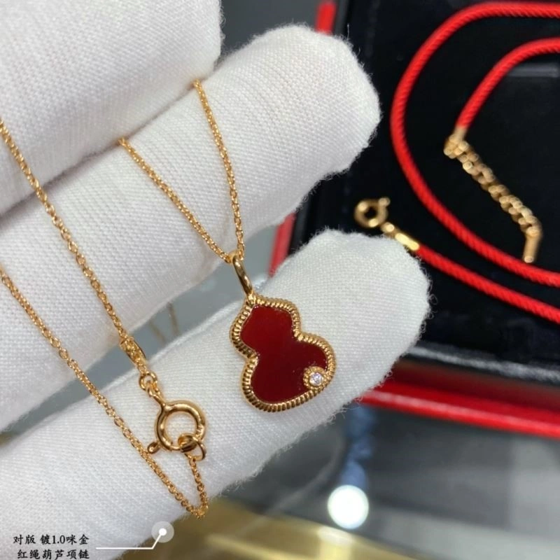 Vibrant Qeelin Necklaces 210356