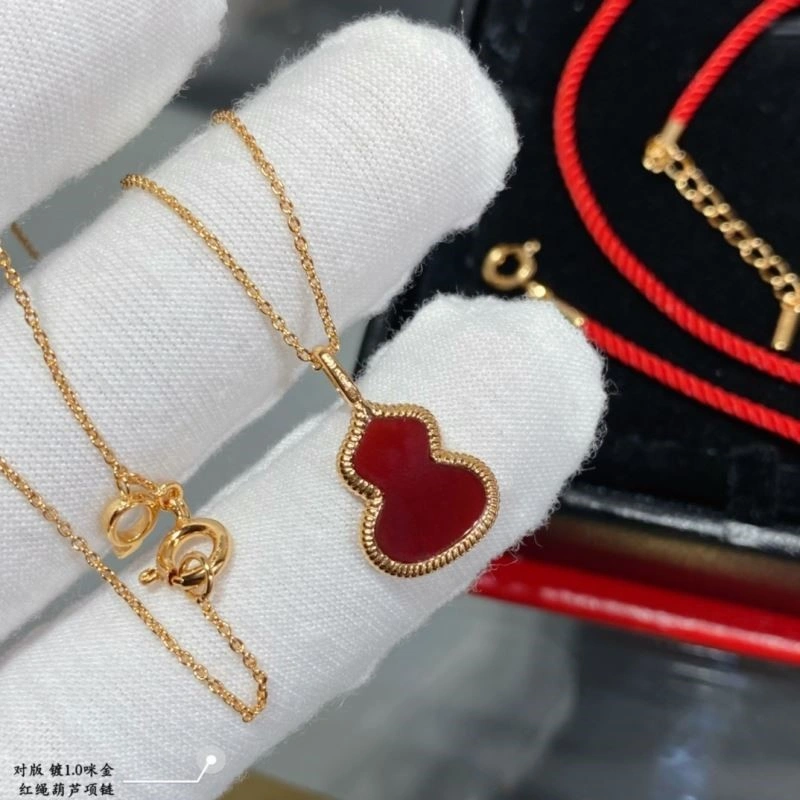 Vibrant Qeelin Necklaces 210356
