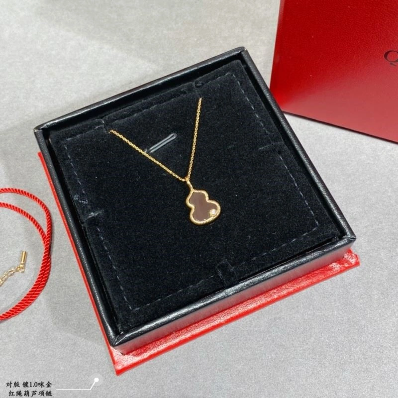 Vibrant Qeelin Necklaces 210356
