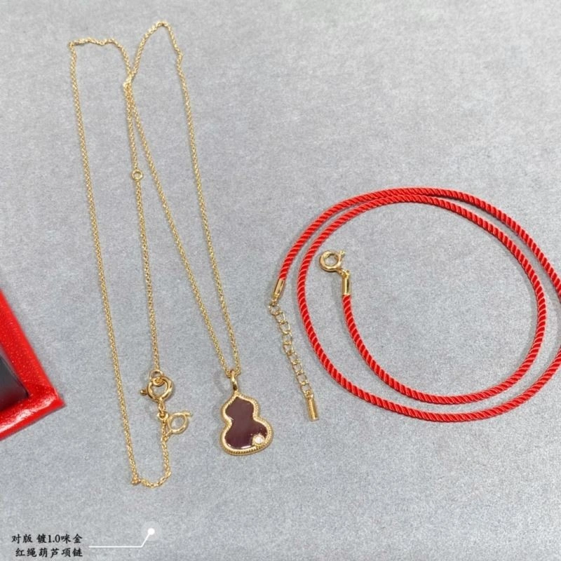 Vibrant Qeelin Necklaces 210356