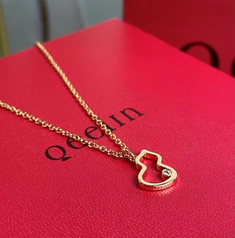 Sustainable Qeelin Necklaces 210366