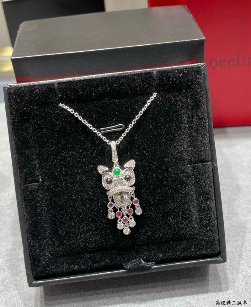Qeelin Necklaces Compact 210383