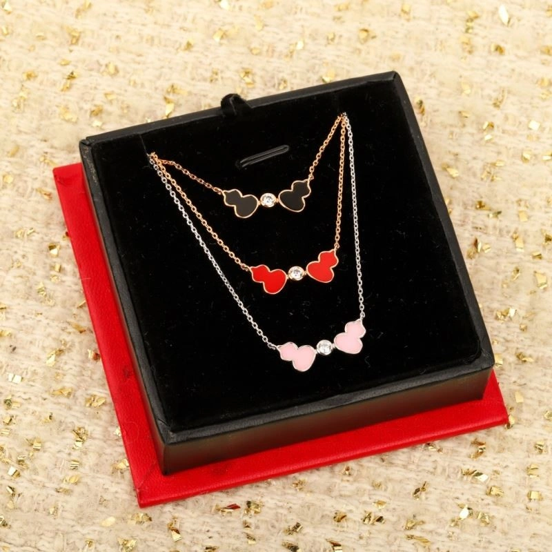Seasonal Qeelin Necklaces 210344
