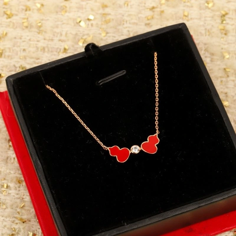 Seasonal Qeelin Necklaces 210344