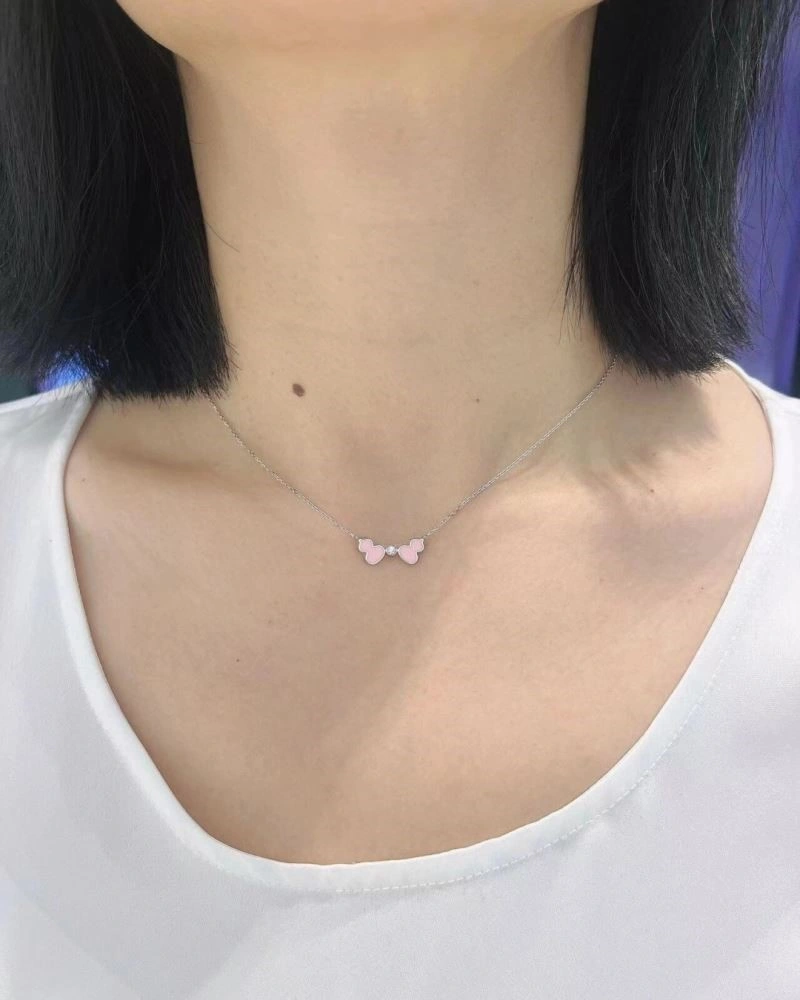 Seasonal Qeelin Necklaces 210344